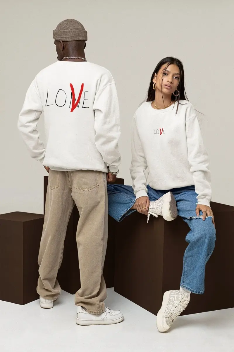 Unisex Oversize Love Print Sweatshirt