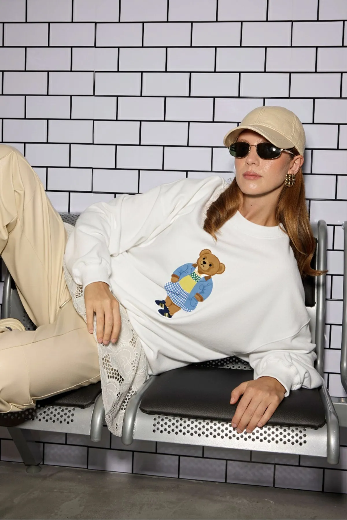 Women Oversize Preppy Print Sweatshirt — White