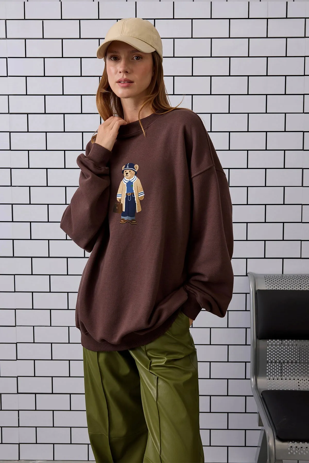 Women Oversize Bear 3D Print Sweatshirt — Brown