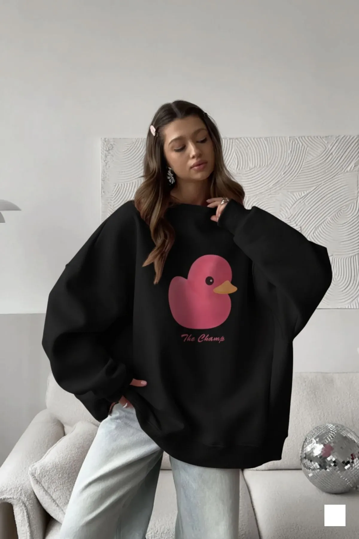 سويت شيرت نسائي أوفرسايز مطبوع 0264 — Black