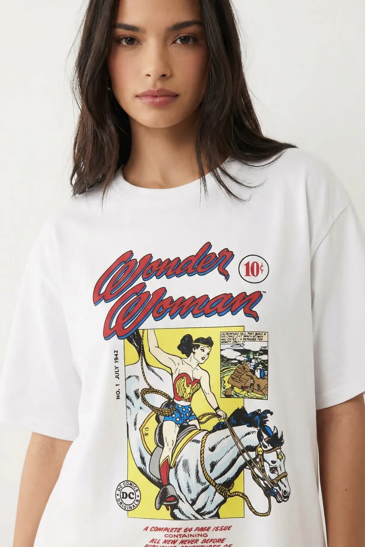 تي شيرت نسائي أوفرسايز بطبعة Comic — White