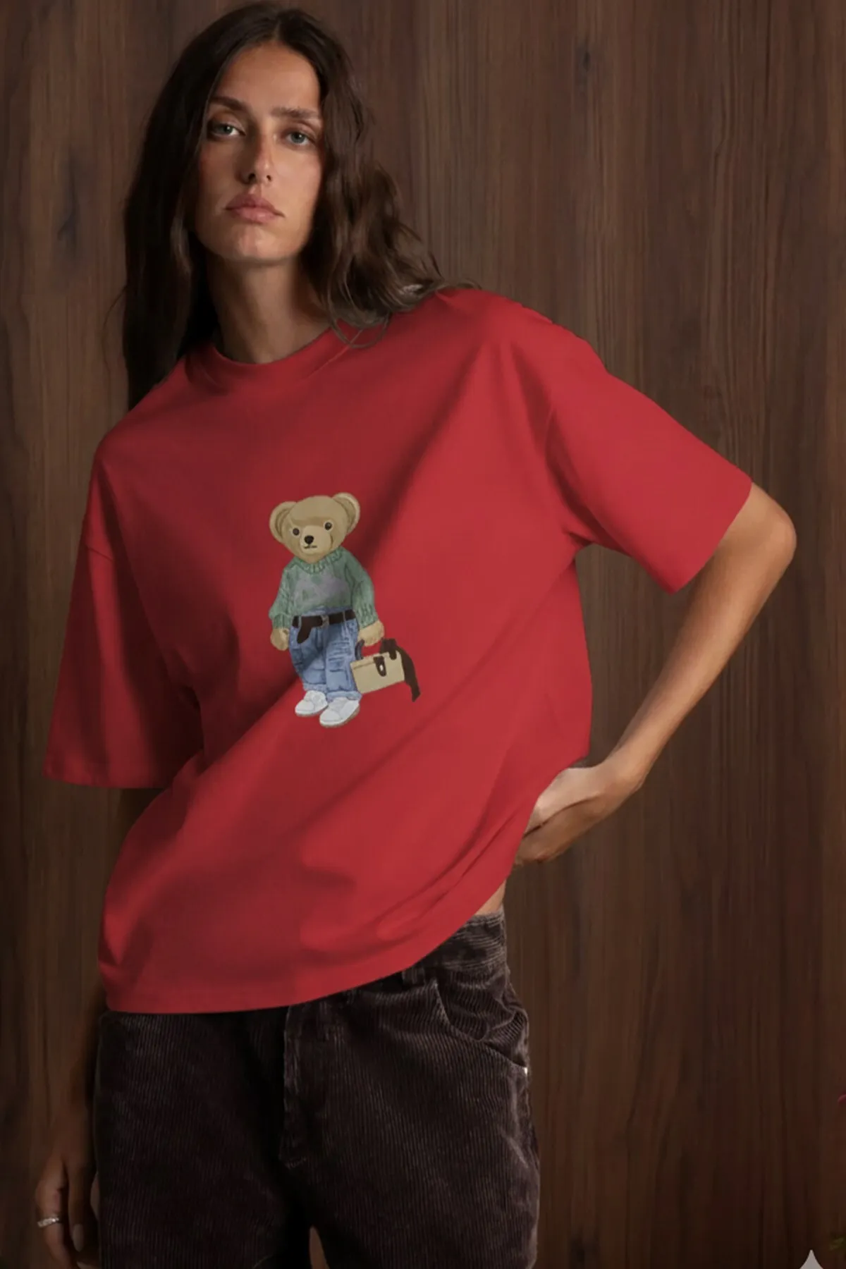 Kadın Oversize Cozy Bear Baskılı Tişört — Red
