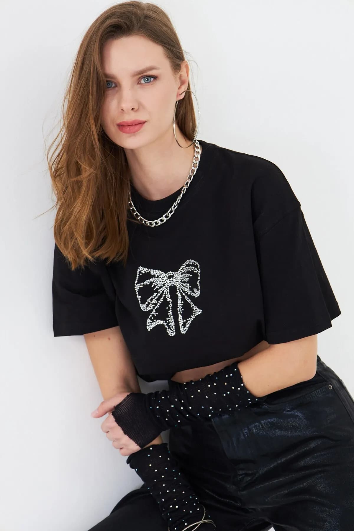 Women Oversize Bow Embroidered T-Shirt — Black