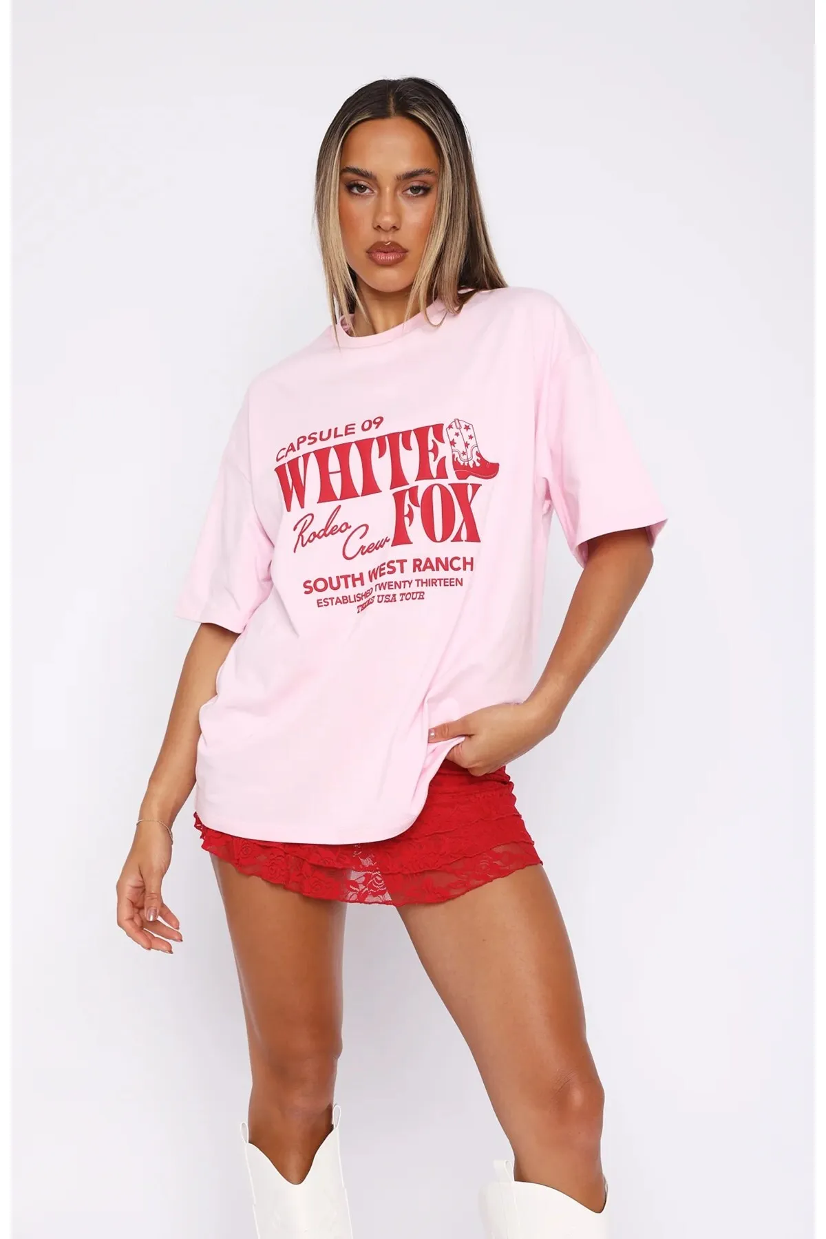 تي شيرت نسائي بطباعة كتابية Capsule 0562 — Pink