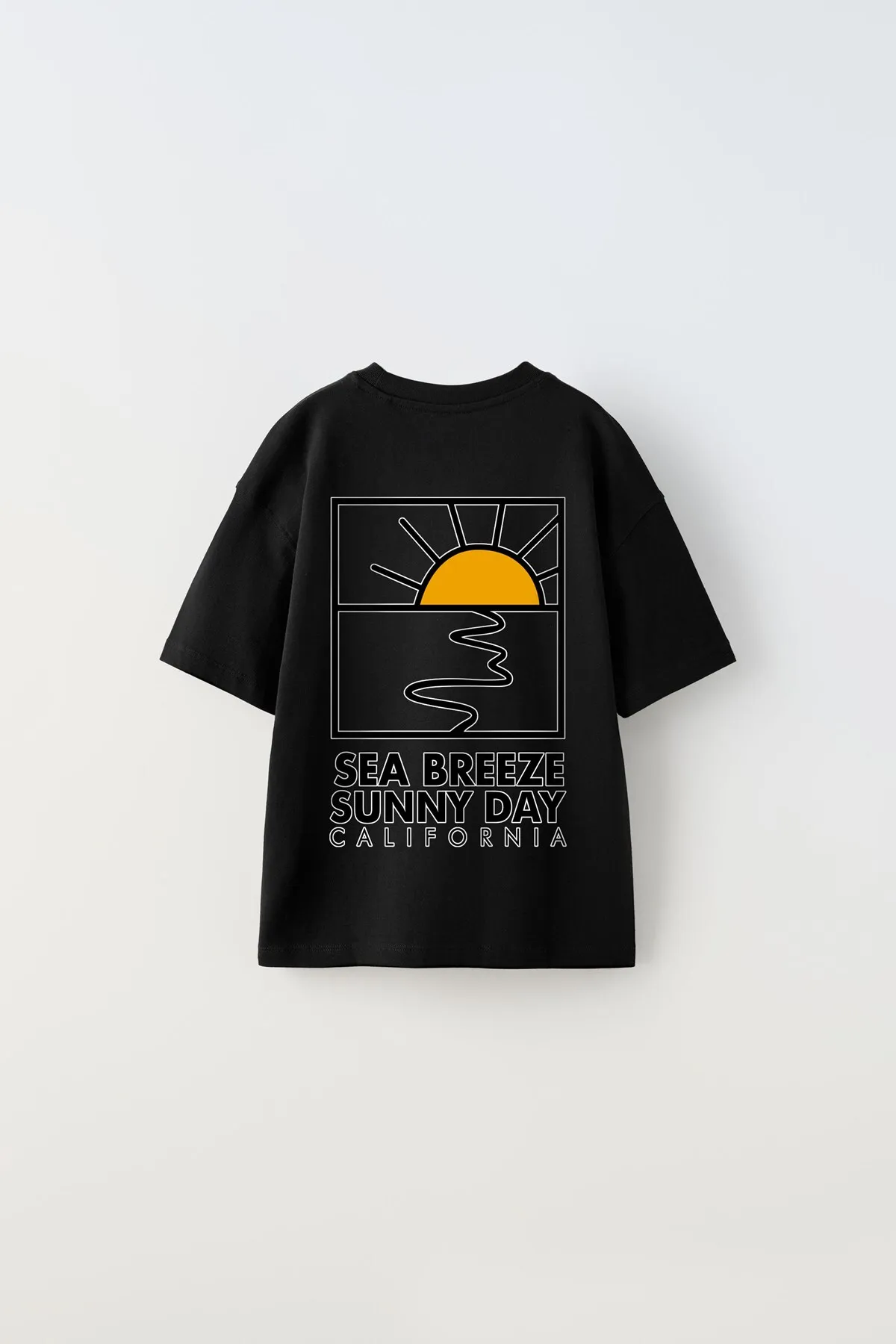 تي شيرت أطفال بطباعة كتابية Sea Breeze — Black
